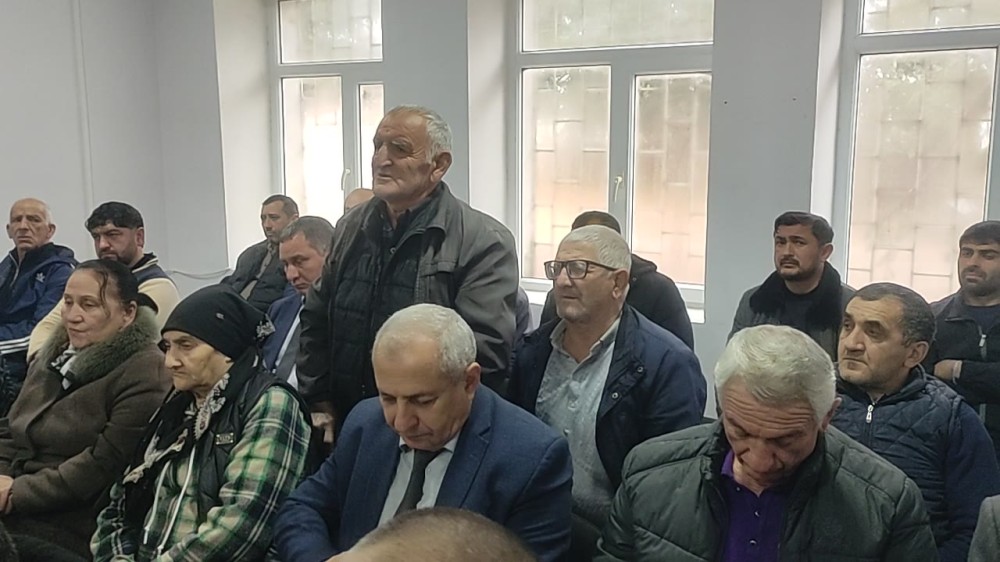 Seymur Orucov Ağstafa şəhəri və Poylu qəsəbəsində vətəndaşların növbəti səyyar qəbullarını keçirib